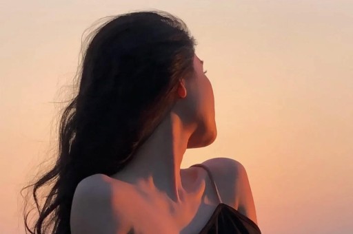 丑闻！白人网红“偷”走黑人模特身体被抓包后竟甩锅AI